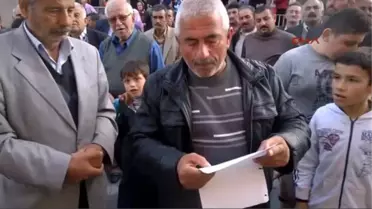 Kapatılan Belde Sakinleri Yol Kapattı