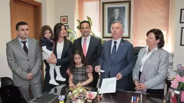 Bornova'da Çiçekli, Çikolatalı Devir Teslim