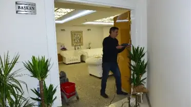 Edebali Makam Kapısını Söktürdü