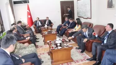 Duhok Valisi Koçer Hakkari'de