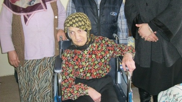 İzmit Belediyesinden Tekerlekli Sandalye Yardımı