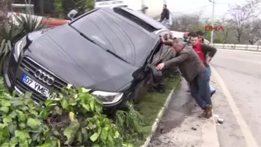 Zonguldak'ta Cip Yeşil Alana Düştü: 5 Yaralı