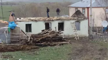 Varto Alagöz Mahallesinde Evi Yanan Vatandaşa Devlet Eli Uzandı