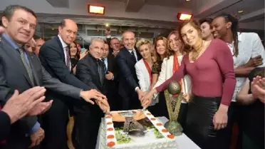 Galatasaray Camiası, Avrupa Şampiyonluğunu Yemekte Kutladı