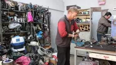 İki Kişinin Zor Sığdığı Dükkanda 316 Kişi Çalışıyor