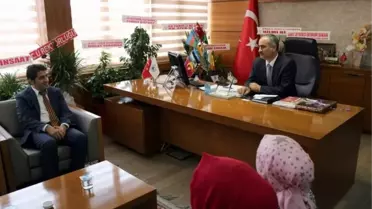 Sivas Belediye Başkanı Aydın Öğrencilere Tablet Bilgisayar Hediye Etti