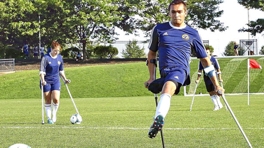 Tek Bacağıyla Futbolculara İlham Kaynağı Olan Genç