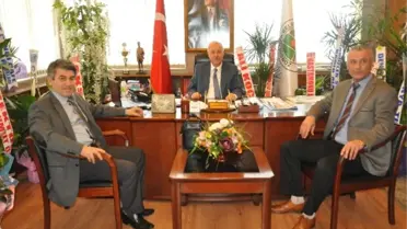 Zonguldak Kamu Taşeron İşçileri Dernek Başkanı ve Üyelerinden Başkan Akdemir'e 'Hayırlı Olsun'...