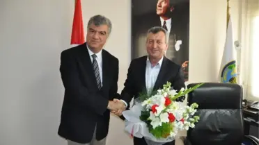 Menemen'in Şahin Başkanı'na CHP'den Çiçekli Teşekkür