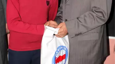 Şanlıurfa'da Öğrencilere Ayakkabı Yardımı