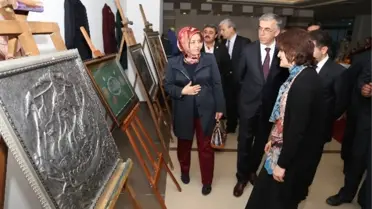 Halk Eğitim Merkezi El Sanatları Sergisi Açıldı