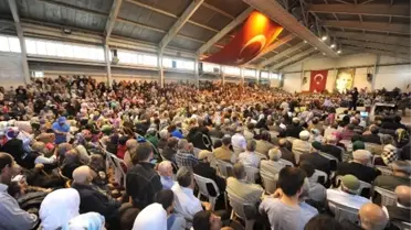 Nihat Hatipoğlu Sevgisi Salona Sığmadı