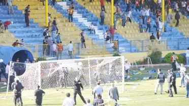 Yeni Malatyaspor Taraftarı Stadı Savaş Alanına Çevirdi