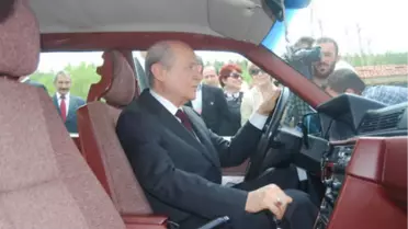 Bahçeli, Pazarlıkla 43 Yıllık Otomobil Aldı