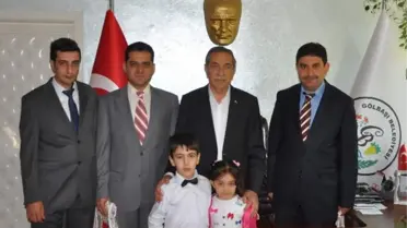 Başkan Özdemir, Koltuğunu Küçük Başkanlara Devretti