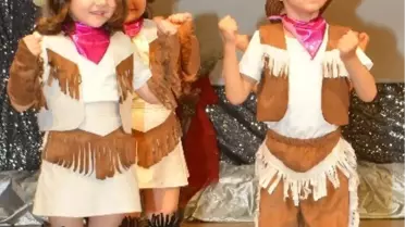 İzelman'lı Miniklerden 23 Nisan'a Yakışan Kutlama