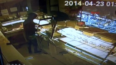 Hırsızlar Baklavayı Görünce Dayanamadı