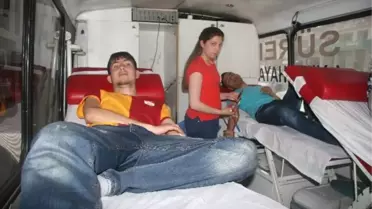 Kızılay Kan Toplama Minibüsü Kilis'te Yoğun İlgi Gördü