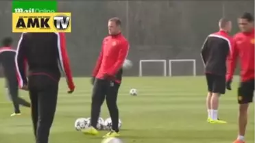 Giggs'in İlk Menajerlik Günü...