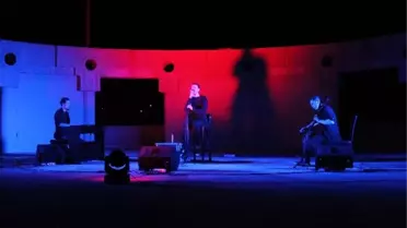 Cem Adrian MEÜ'de Hayranlarıyla Buluştu