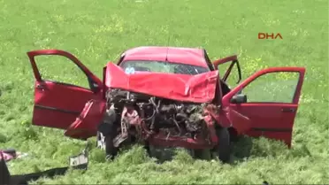 Siverek'te Otomobil Devrildi 2 Ölü, 3 Yaralı