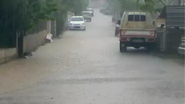 Bilecik'te Şiddetli Nisan Yağmuru Hayatı Olumsuz Etkiledi