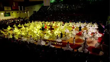 Kapalı Spor Salonunda Kutlu Doğum Şöleni