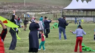 Uçurtma Şenliğinde Büyükler Küçüklerden Daha Çok Eğlendi