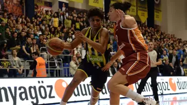 Fenerbahçe, Galatasaray Odeabank'ı 81-61 Yendi