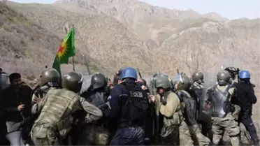 Hakkari'de İzinsiz Gösteri