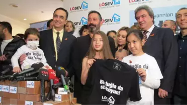 'Haydi, Bir Tuğla da Sen Koy!'