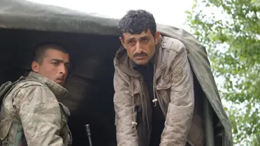 Nehirde Mahsur Kalan Kaçakların Yardımına Türk Askeri Koştu