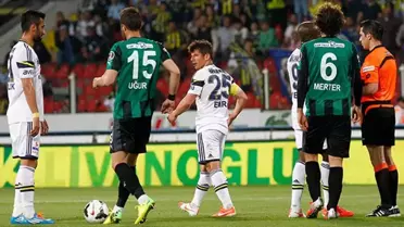 Galatasaray Basın Sözcüsü Şükrü Ergün Emre'yi Topa Tuttu