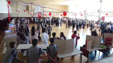 Ticaret Meslek Lisesi'nde TÜBTAK 4006 Bilim Fuarı Düzenlendi