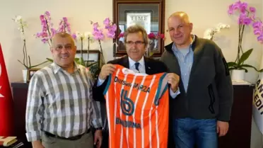 Başkan Mirza'ya Banvit Forması Hediye Edildi