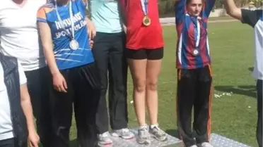 Burhaniye'de İpek Buse İlçenin Gururu Oldu