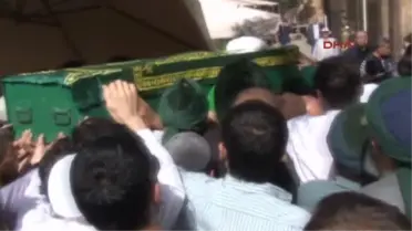 Nakşibendi Tarikatı Lideri Şeyh Nazım Kıbrıs Hayatını Kaybetti' Haberine Ek
