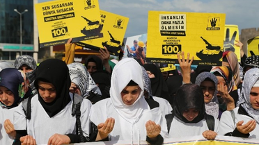 İHL'li Kız Öğrencilerden, Mısır'daki İdam Kararlarına Kefenli Protesto