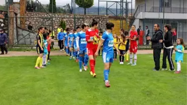 Konak Belediyespor Bayan Futbol Takımı Namağlup Şampiyon