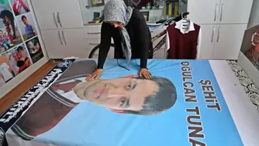 Ölen Çocuklarının Eşyalarıyla Teselli Buluyorlar
