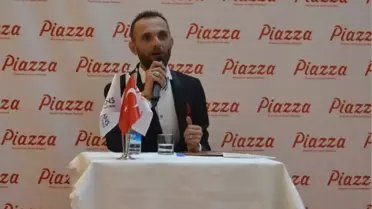 Piazza'da Moda Rüzgarı
