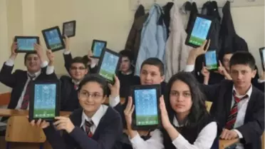 İhsangazi'de 9. Sınıf Öğrencilerine Tablet Dağıtıldı