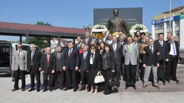 Sgk Haftası Nedeniyle Atatürk Anıtına Çelenk Bırakıldı