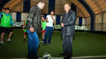 Barış ve Kardeşlik Turnuvası'nın Başlangıç Vuruşu Sami Elvan'dan