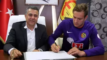 Eskişehirspor Boffin'le Olan Sözleşmesini 5 Yıl Uzattı