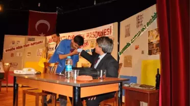 Nazilli Anadolu Lisesi Öğrencileri 'Yarası Olana'yı Sahneledi