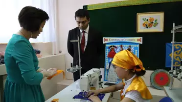 Tika'dan Kazak Öğrencilere Kurs