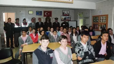 Jandarmaya Öğrenci Baskını