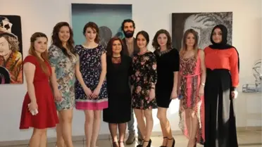 Baü'de Mezunlar Sergisi