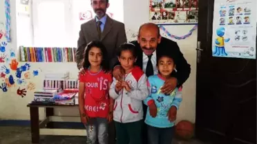 Gönüllüler Köy Okullarına Yardım Taşıyor